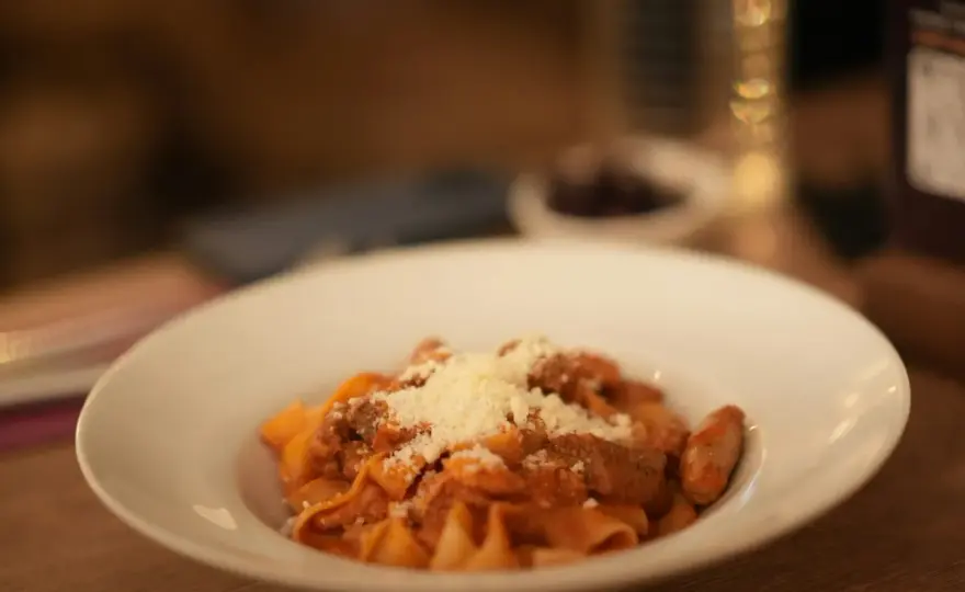 Ragù alla Bolognese - Przepis na prawdziwy smak Bolonii