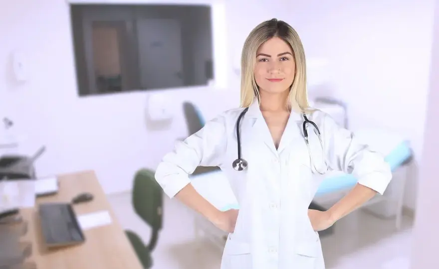 Dentystą czy dentystom? Pytanie, które rozwieje każdą wątpliwość