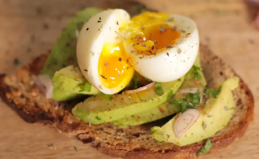 Réussir une tartine à l'œuf, simplement et sans détremper le pain