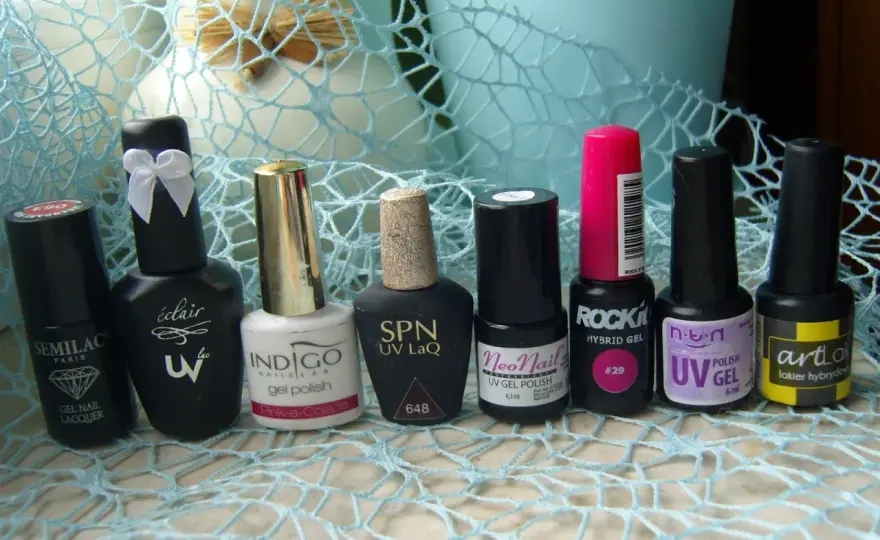 Najlepsze hybrydy - Semilac, NeoNail czy Indigo? Sprawdź, co wybrać