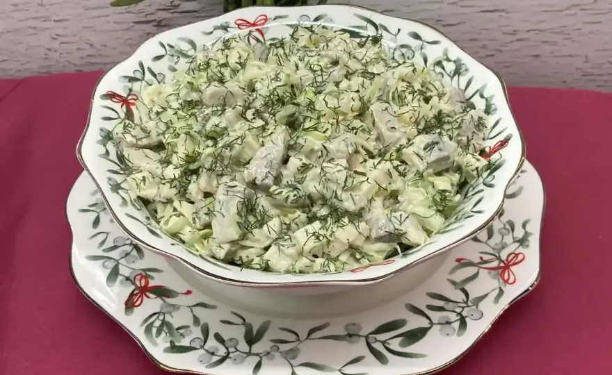 Sałatka śledziowa z jajkiem - przepis na idealny balans smaku