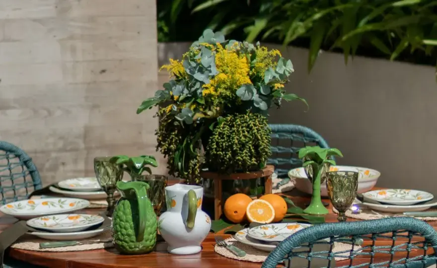 Modern Everyday Dining Table Decor - Stylish & Practical Tips