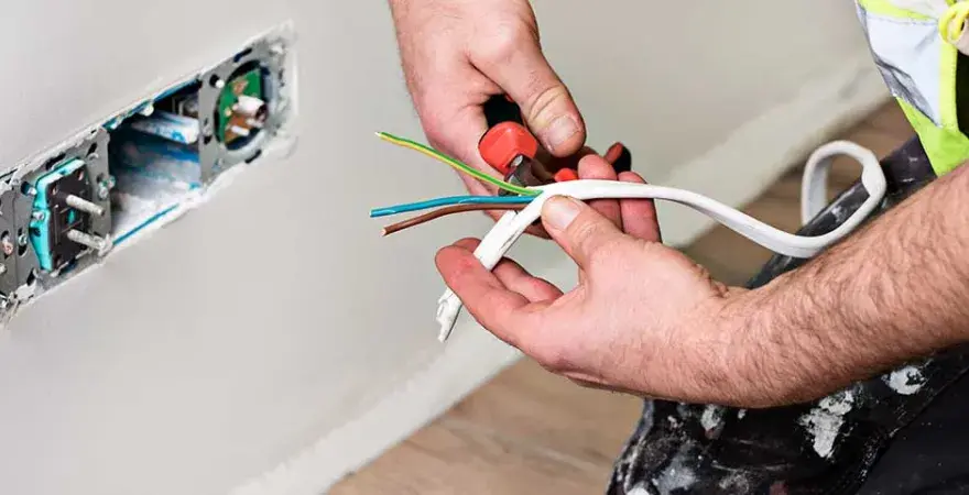 Cena usługi elektryka Kwoty za prace