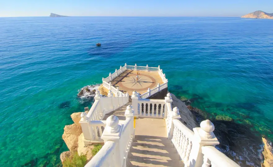 Benidorm : Guide Complet Plages, Activités & Vacances