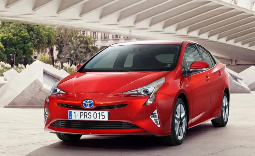 Toyota Prius 4 - Czy warto? Spalanie, wady, zakup używanego