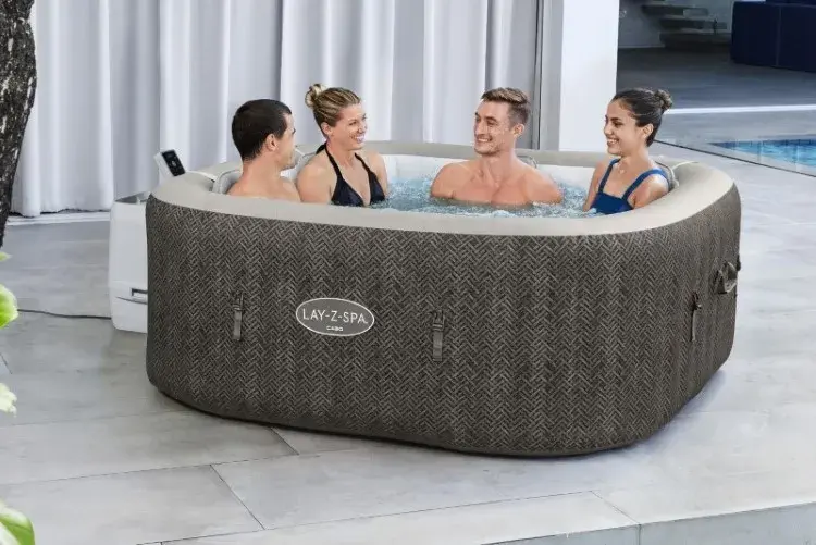 Lay-Z-Spa: Twój przewodnik po dmuchanym jacuzzi. Opinie, ceny, porady