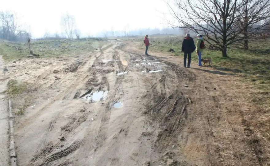 Odległość drogi wewnętrznej od granicy działki: Sprawdź przepisy!