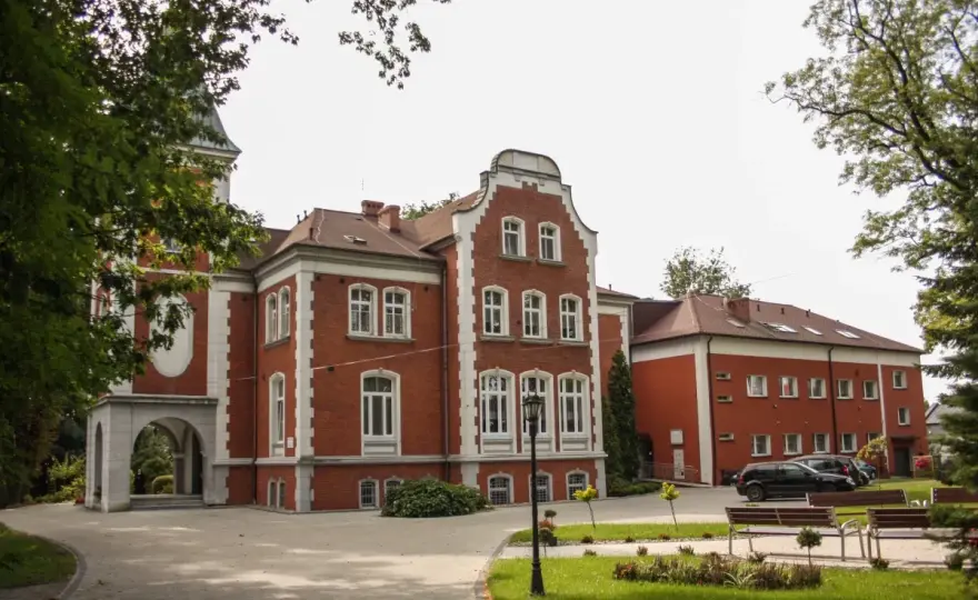 DPS pracownika oświaty: Kto może zamieszkać i ile to kosztuje?