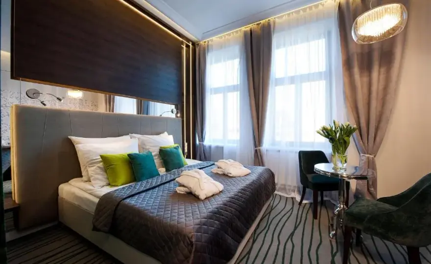 Ile kosztuje noc w hotelu Plaza? Ceny pokoi i sezonowe zmiany