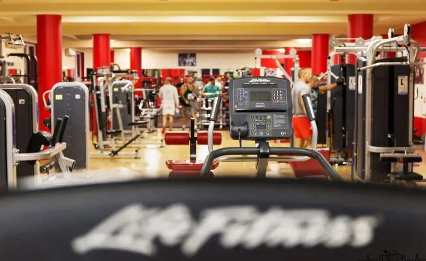 Fusgym: Hammer Strength Warszawa Twój klucz do realnych postępów