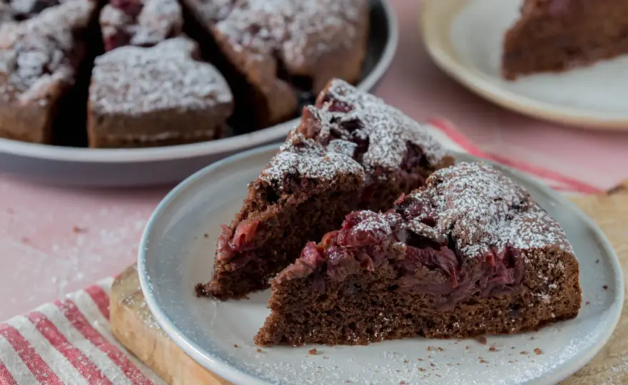 Saftiger Schoko-Kirsch-Kuchen - So gelingt er perfekt!