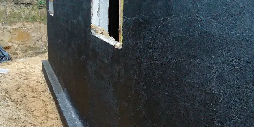 Jaką izolację na fundament wybrać, aby uniknąć problemów z wilgocią?