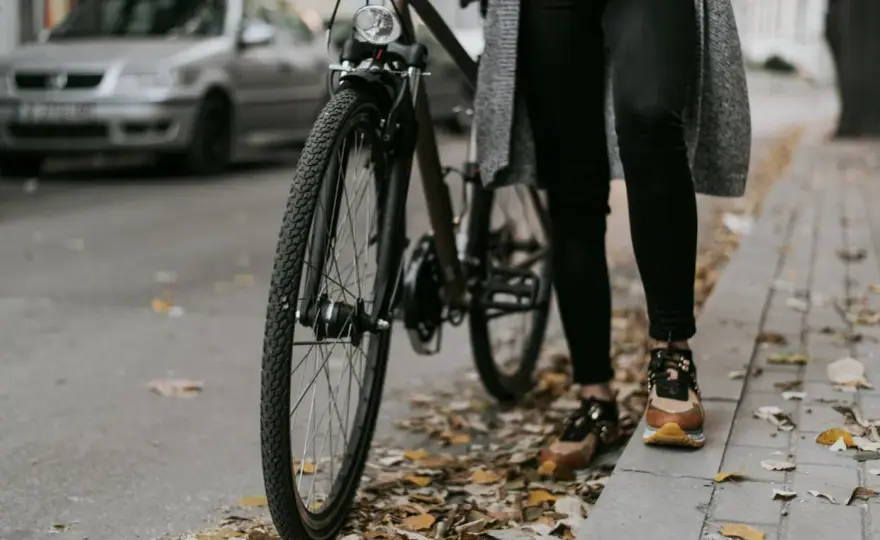 Infrastruktura rowerowa w Polsce: Więcej niż tylko farba na asfalcie