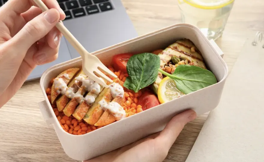 Czy można łączyć dietę pudełkową z gotowaniem?
