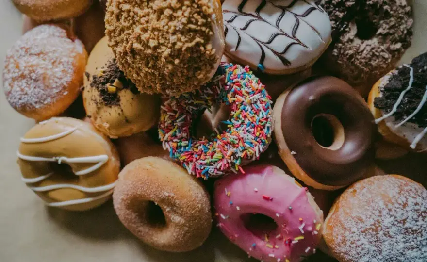 Pączek kcal - ile ma naprawdę i od czego zależy