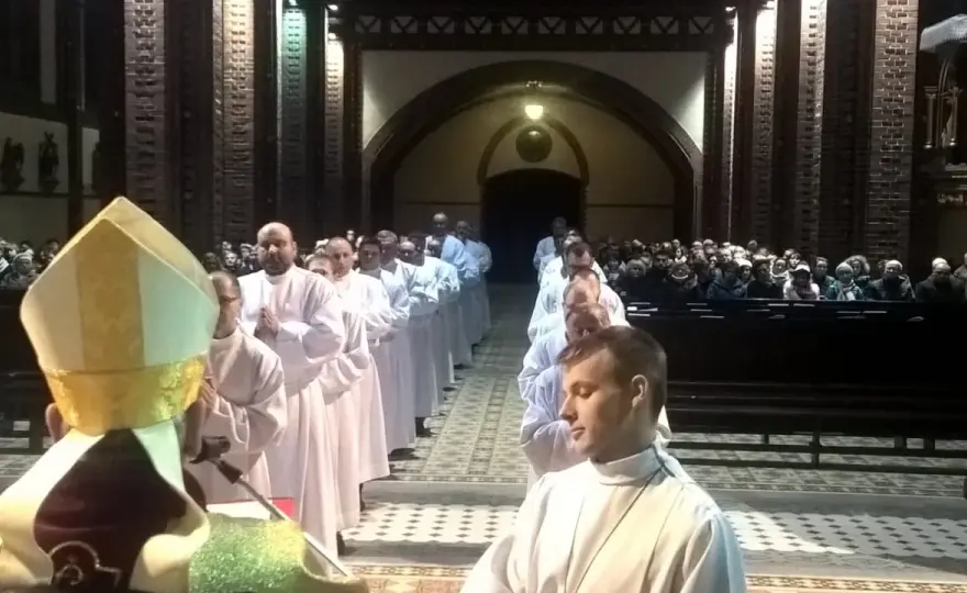Biskup kto to: Rola i znaczenie biskupa w Kościele katolickim