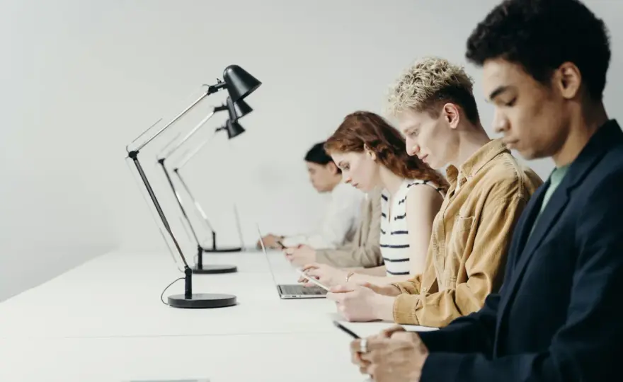 Ile płaci PUP za staż w 2025? Kwota, zasady, prawa stażysty