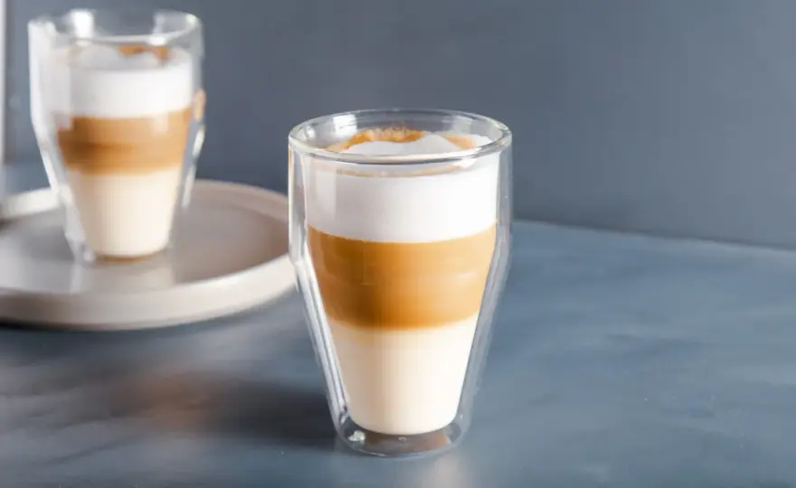 Latte vs Latte Macchiato - Różnice, Proporcje, Przygotowanie