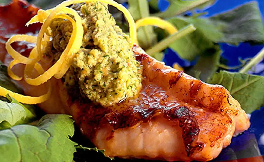 Grilla havsabborre - så får du krispigt skinn och saftigt kött