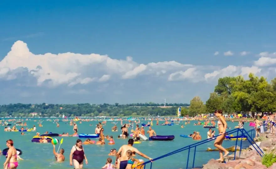 Balaton - plaże i kąpieliska. Jak wybrać idealne miejsce?