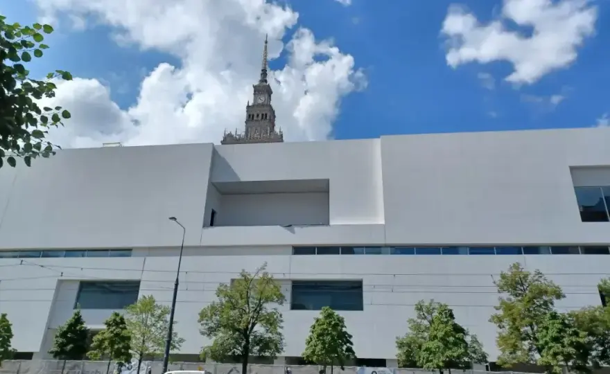 Muzeum Sztuki Nowoczesnej Warszawa: Ikona czy kontrowersja?