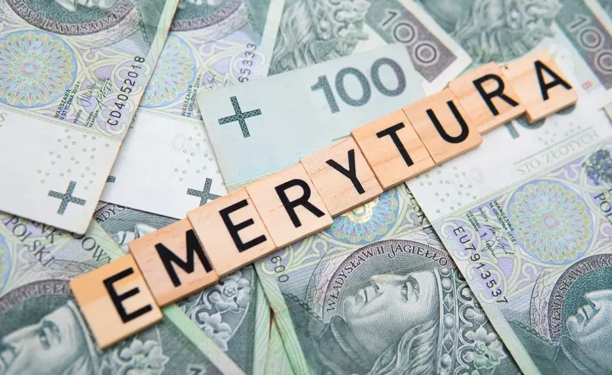 Emerytura: Ile lat stażu pracy musisz mieć? Sprawdź!