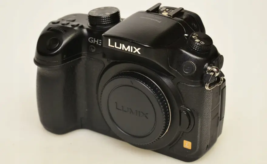Lumix GH3 - czy warto kupić ten aparat w 2026?