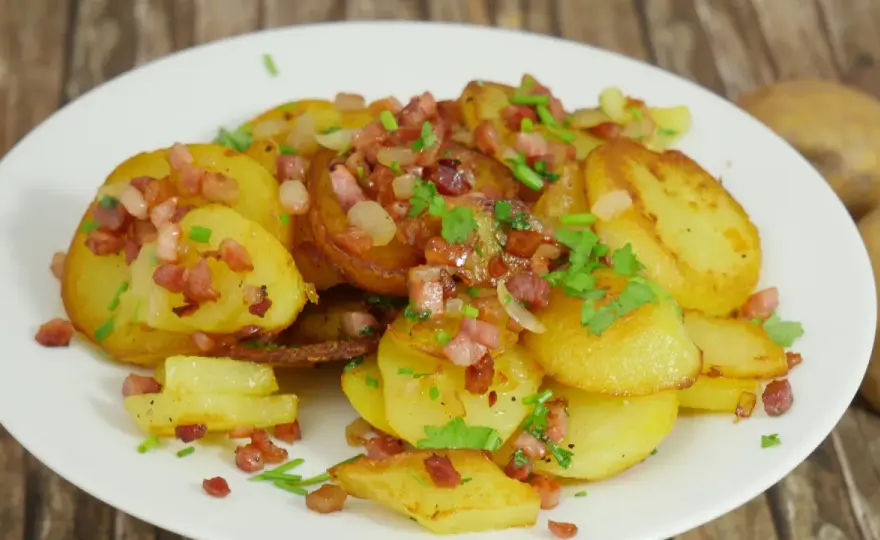 Bratkartoffeln aus gekochten Kartoffeln - so werden sie knusprig