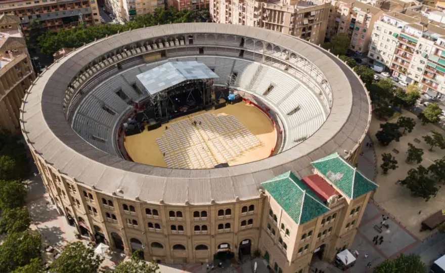 Plaza de Toros de Granada - ¿Cuántas localidades tiene?