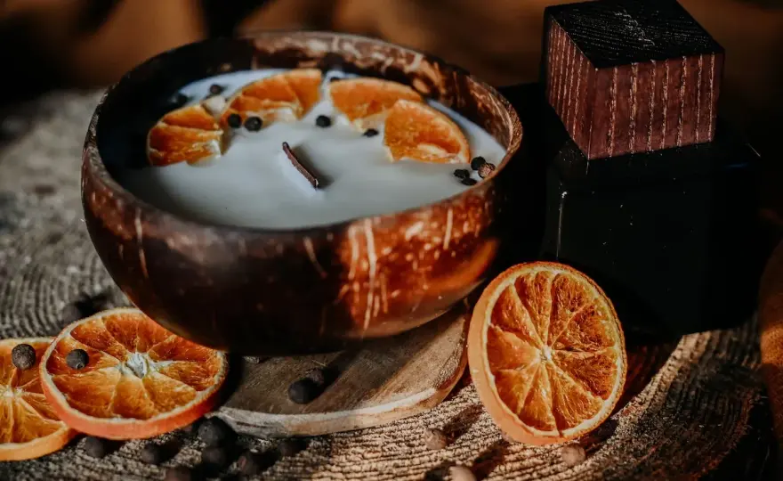 Najlepsze świeczki o zapachu mandarynki – wybierz idealny aromat