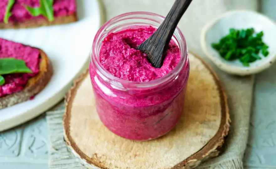 Veganer Rote-Bete-Aufstrich - In 10 Minuten cremig & perfekt gewürzt