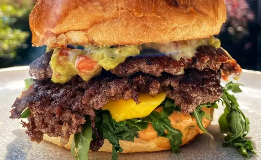 Czym się różni hamburger od burgera? Odkryj zaskakujące różnice
