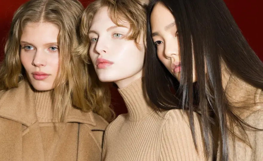 Lange Haare 2025: Trends, Schnitte & Pflege-Tipps für Ihren Traumlook