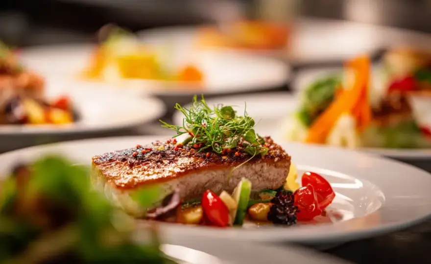Jak wybrać catering - Sprawdź menu, koszty i uniknij częstych błędów