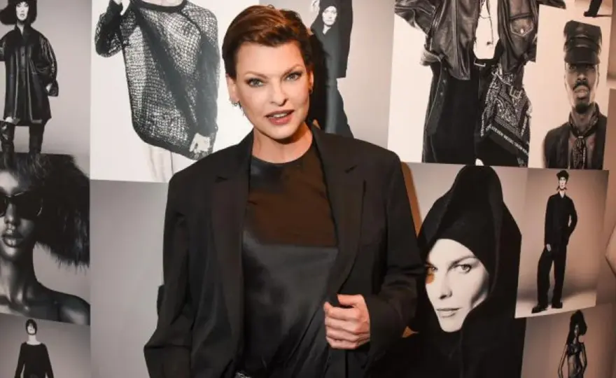Linda Evangelista hoy - moda, salud y una presencia más auténtica