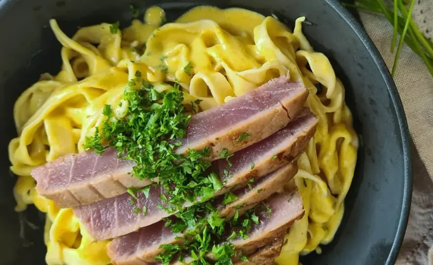 Tonfisk recept för vardagen - pasta, bowl och halstrad tonfisk