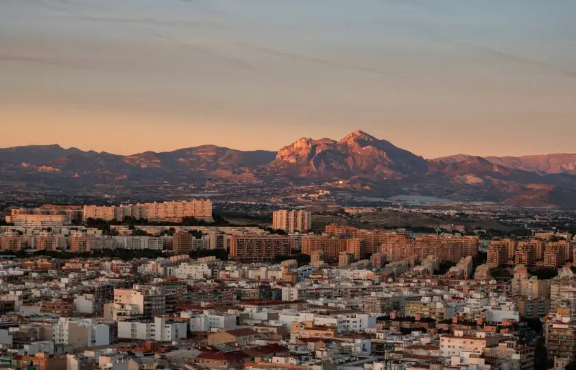 Czy w Alicante jest bezpiecznie? Odkryj, co musisz wiedzieć przed wyjazdem