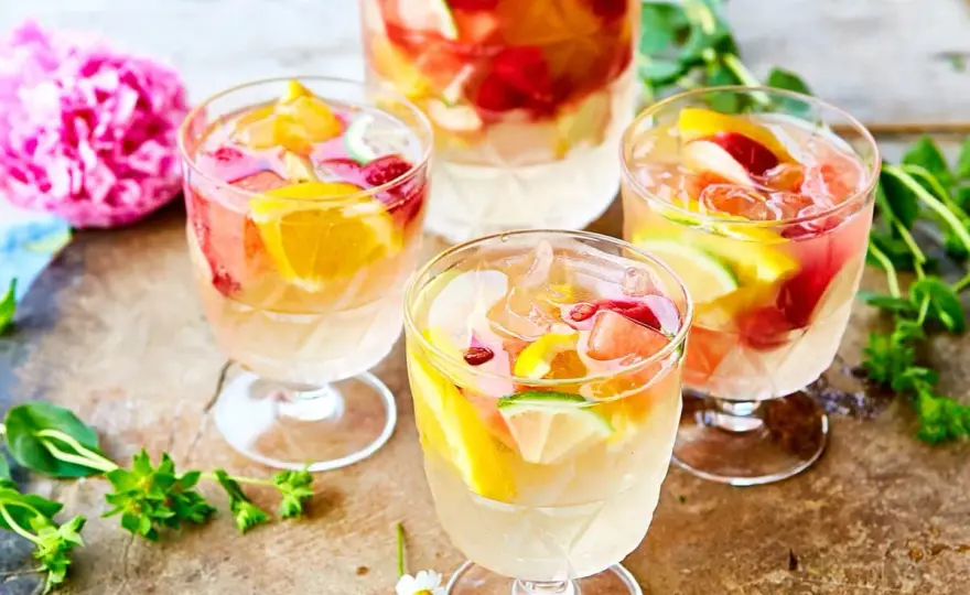 Vit sangria till grillen - så får du balansen rätt