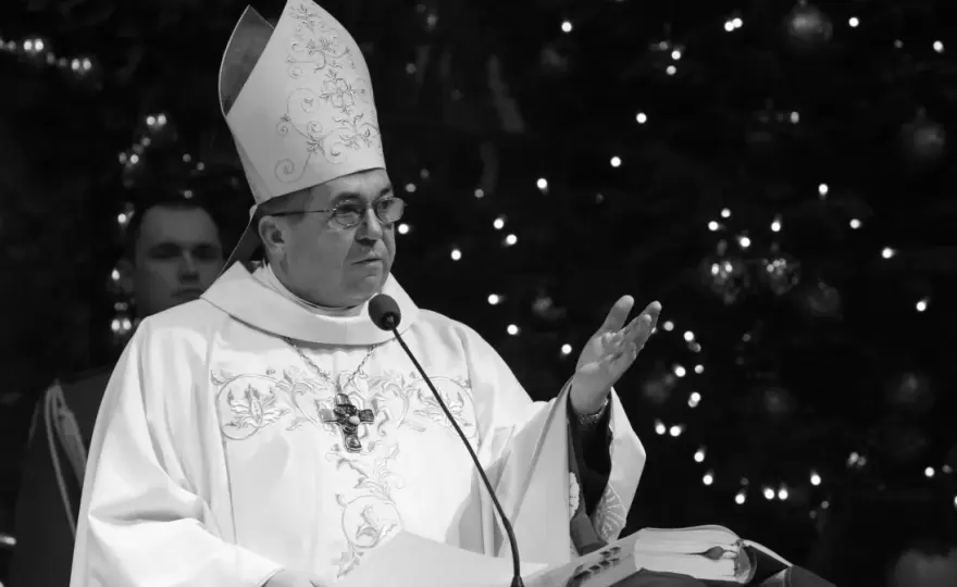 Biskup to zawód? Różnice między urzędem, posługą a pracą