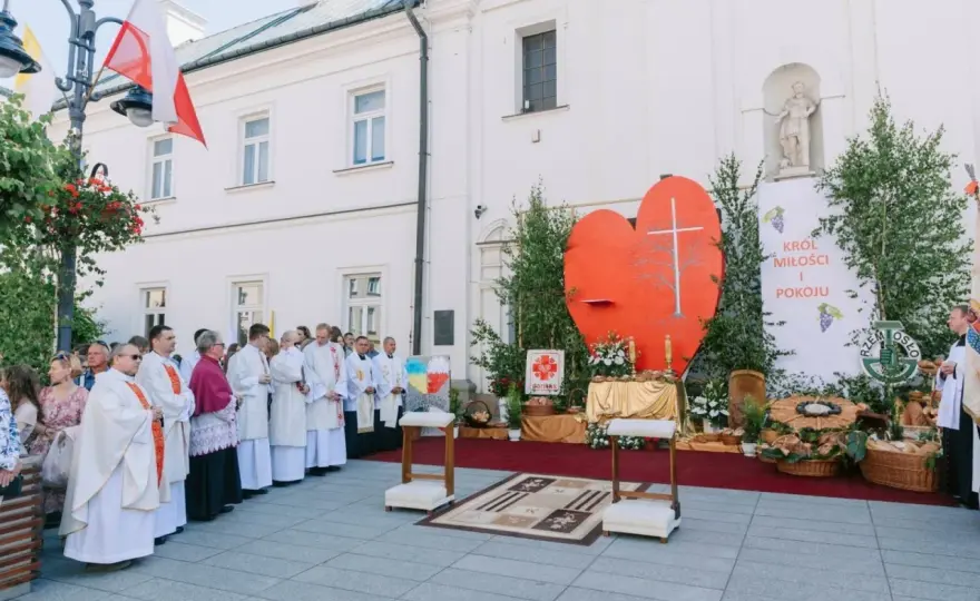 Jak zrobić ołtarze na Boże Ciało - sprawdzone pomysły i instrukcje