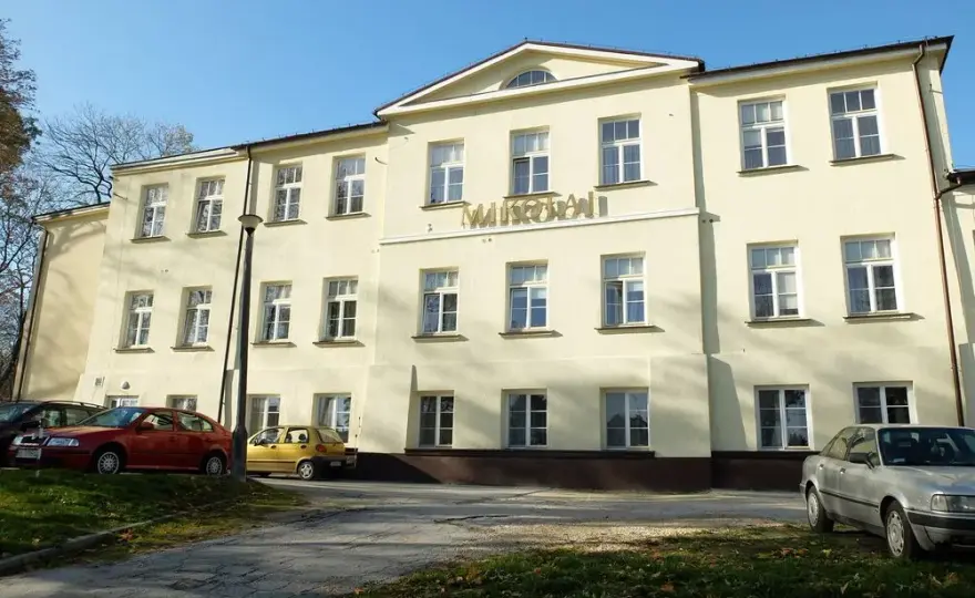 Jakie sanatorium na niedoczynność tarczycy? Poznaj najlepsze opcje w Polsce