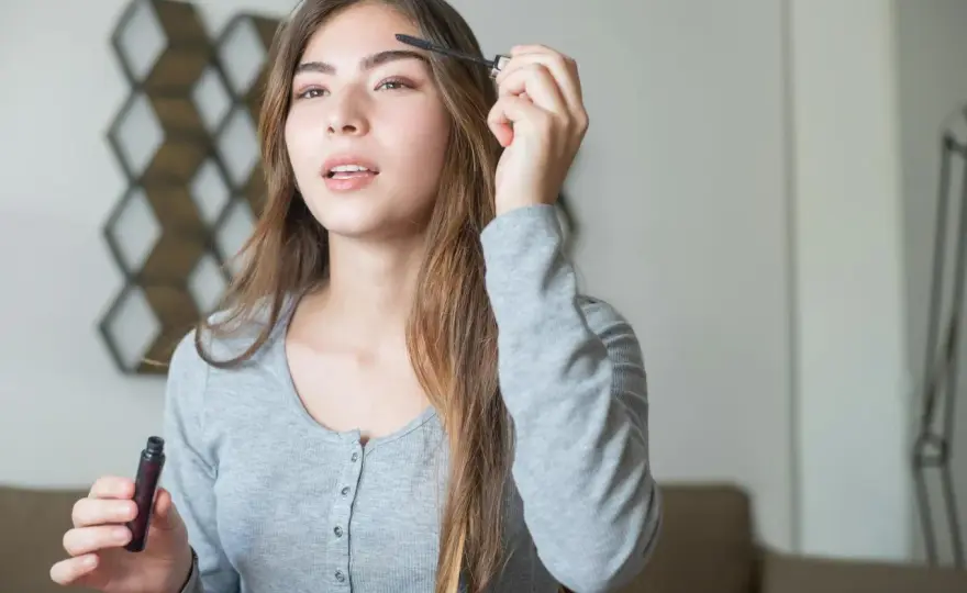 Naturalny makijaż dzienny - Świeży look bez efektu maski