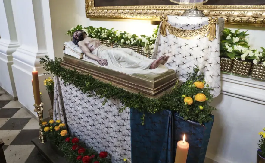 Sanktuarium relikwii drzewa krzyża świętego – historia, znaczenie i tajemnice