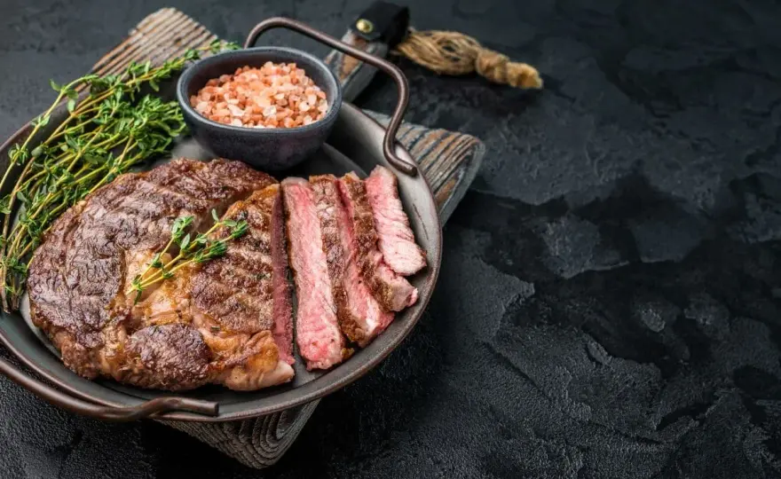 Entrecôte grillée parfaite - Le secret d'une viande juteuse