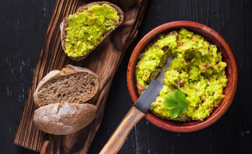 Co to jest guacamole? Odkryj sekrety zdrowego i pysznego dipu