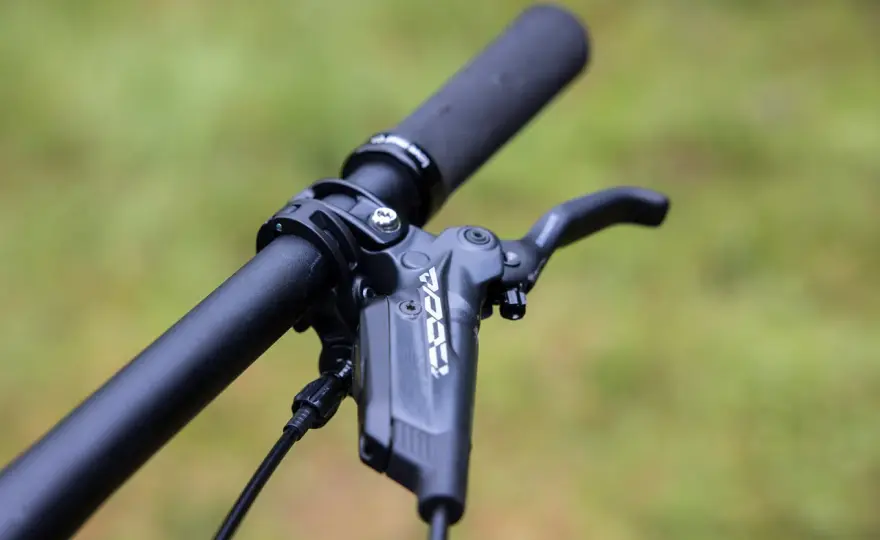 MTB Brake Fluid Guide - Mineral Oil vs. DOT Explained