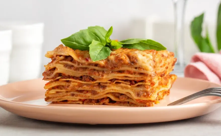 Lasagne idealna - przepis na stabilne warstwy i gęste sosy