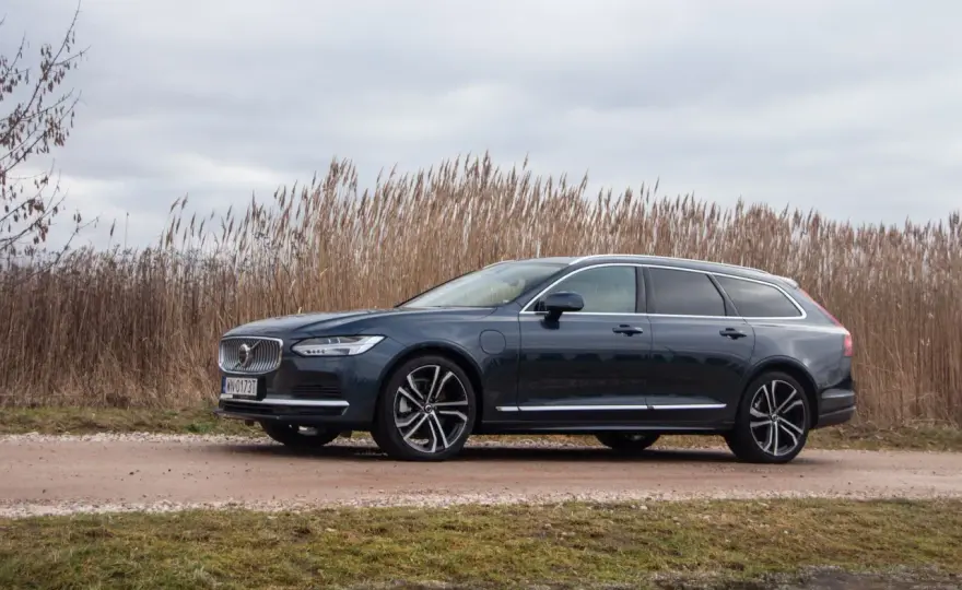 Volvo V90 - Czy to kombi premium wciąż ma sens?