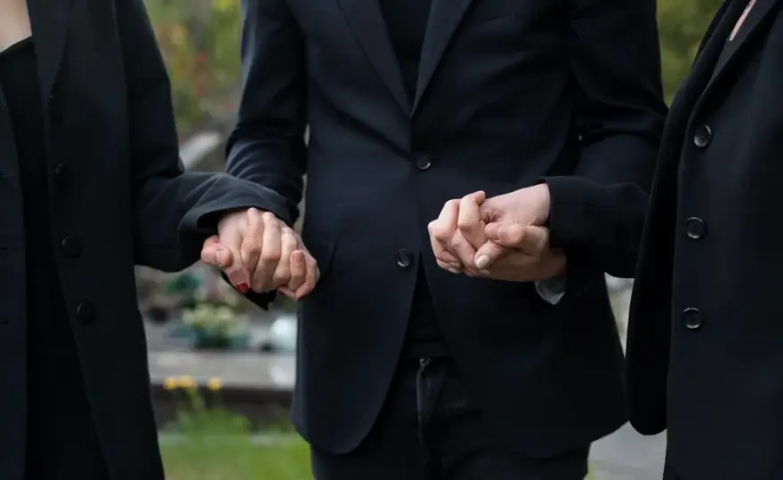 Ile trwa żałoba w kościele katolickim? Poznaj ważne zwyczaje