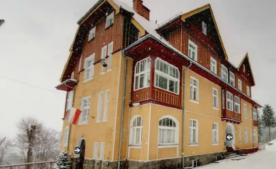 Złoty Dworek Karpacz - komfortowe noclegi w sercu Karpacza